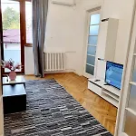 Cozy Near Center Apartment *