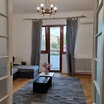 Apartment Cozy Near Center