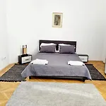 Cozy Near Center Apartment