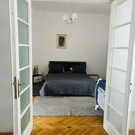 Daire Cozy Near Center