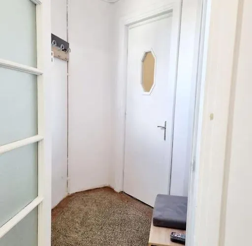 Cozy Near Center Apartman