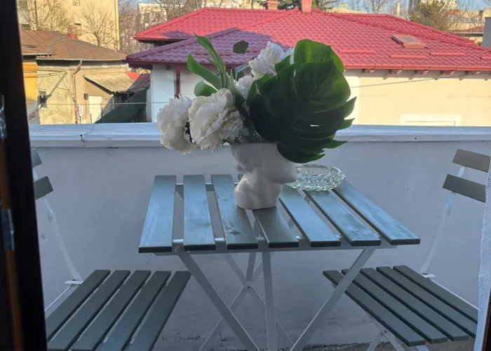Cozy Near Center Апартаменти