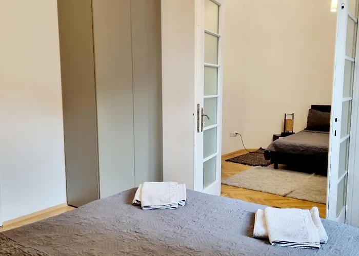 Cozy Near Center Apartman *