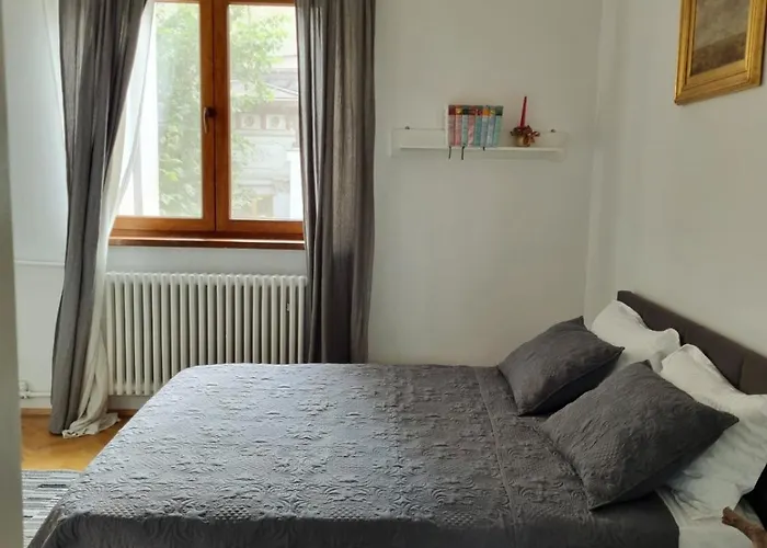 Cozy Near Center Apartman