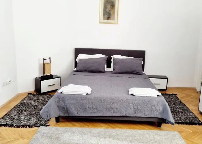 Cozy Near Center Apartman