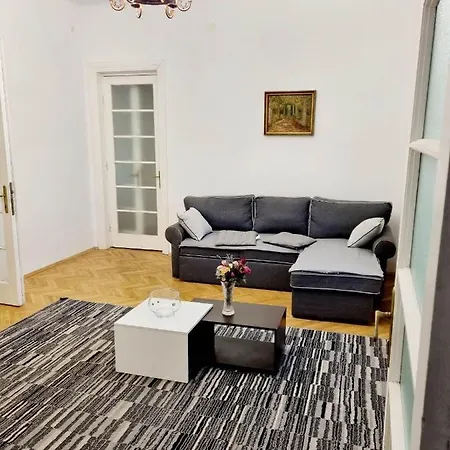Cozy Near Center Bucarest